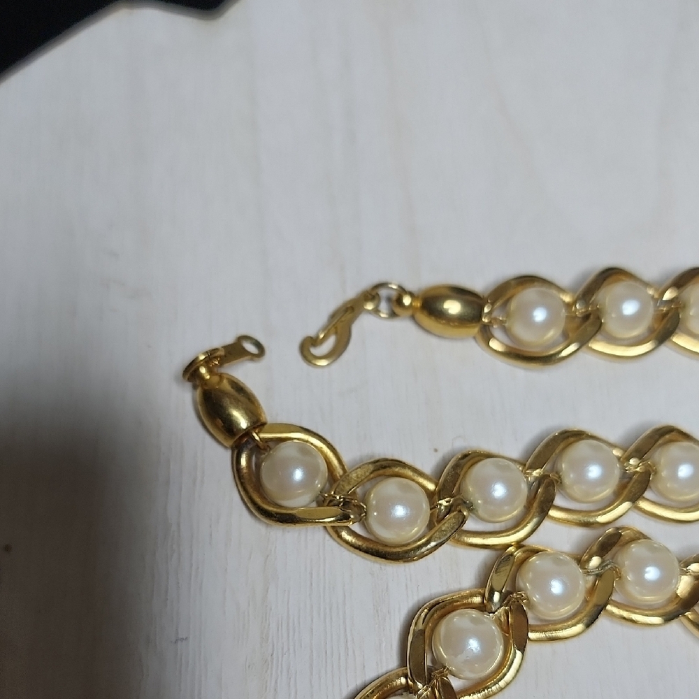 Vintage Gold and Pearl Necklace - Picture 5 of 7